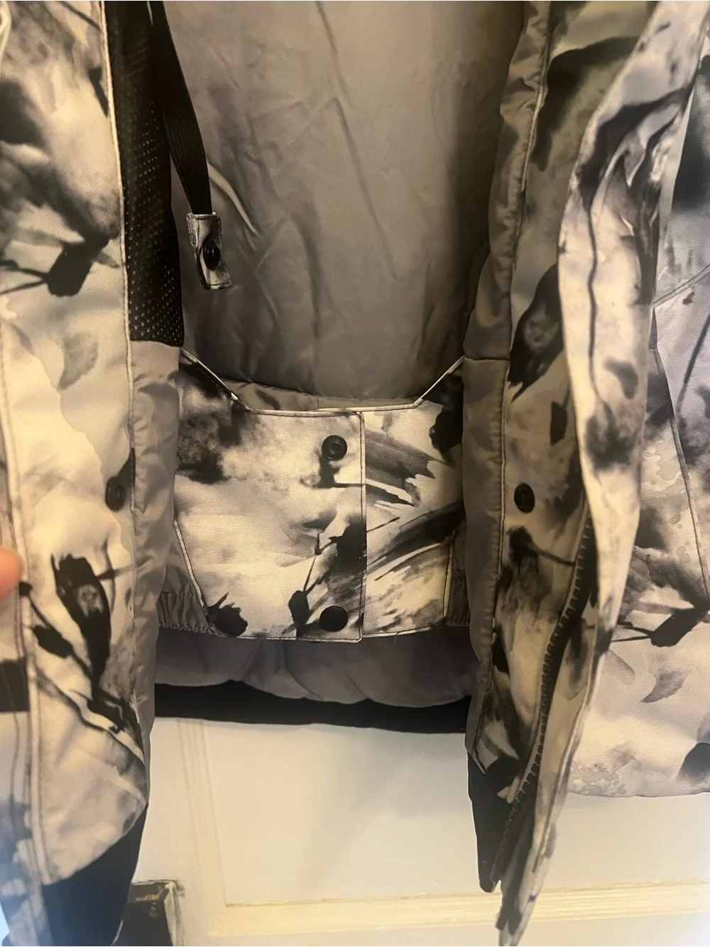 Obermeyer Gents Black and White Marble Print Hooded Ski Jacket Boys Teen L 14-16